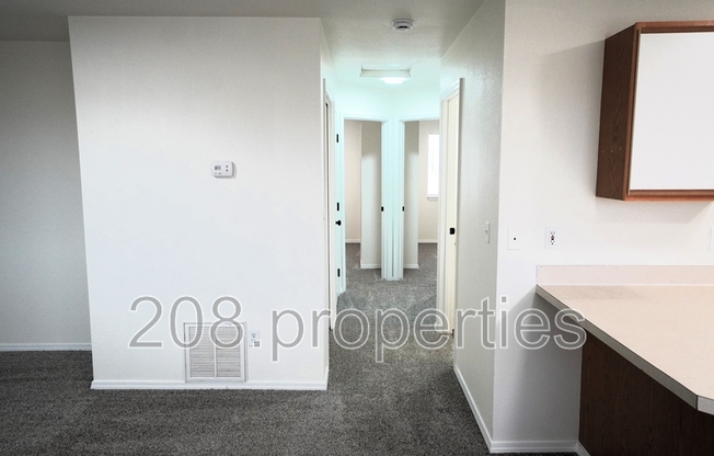 4684 W PASADENA LN