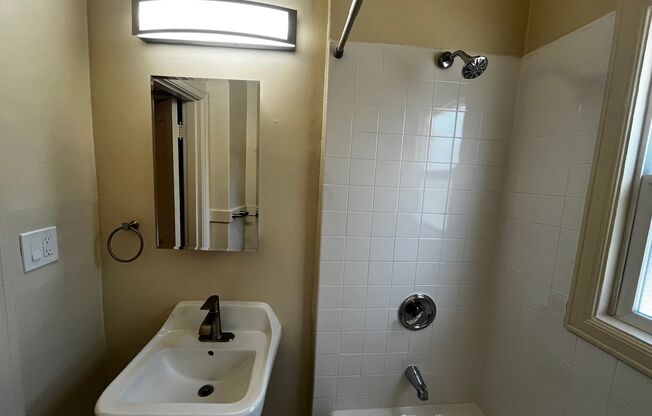 Studio, 1 bath, $1,737.08, Unit 324