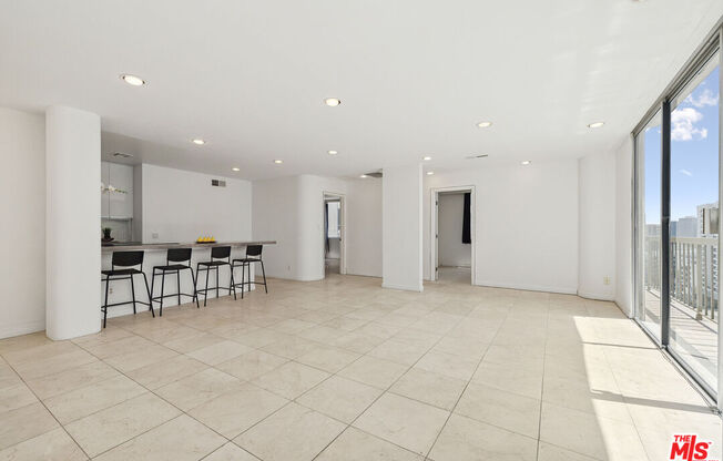 2 beds, 2 baths, 974 sqft, $4,000, Unit 1102