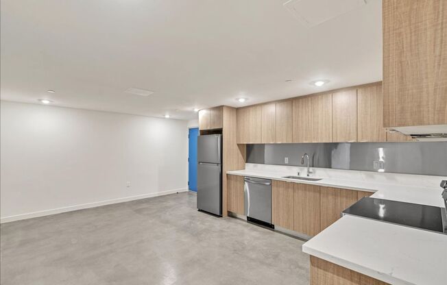 2 beds, 2 baths, 803 sqft, $2,995, Unit 215