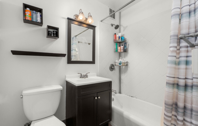 4 beds, 2 baths, 1,300 sqft, $9,000, Unit 15M