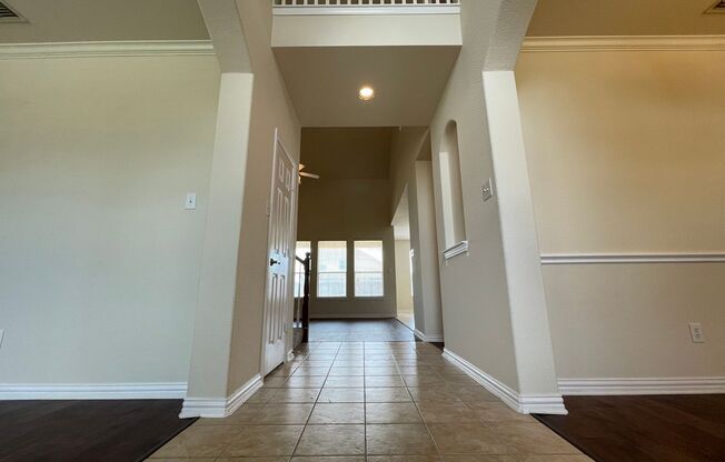 4 beds, 3.5 baths, $2,750
