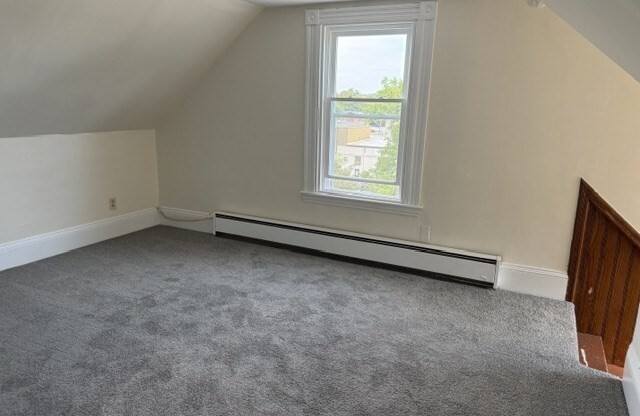2 beds, 1 bath, 910 sqft, $2,300, Unit 2