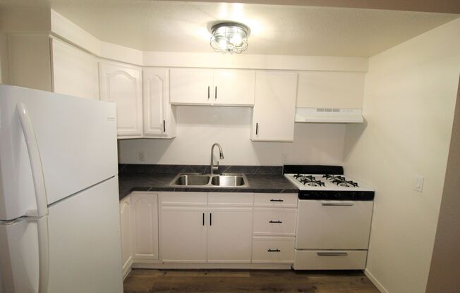 Studio, 1 bath, $1,800, Unit 277-16