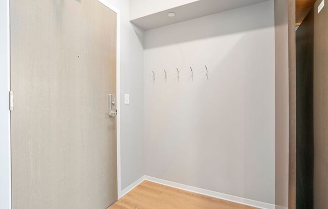 1 bed, 1 bath, 635 sqft, $1,375, Unit 1409