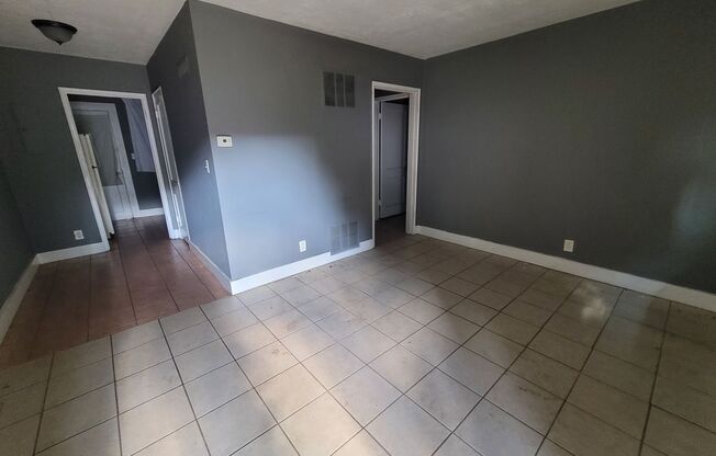 1 bed, 1 bath, 550 sqft, $575, Unit 8-C