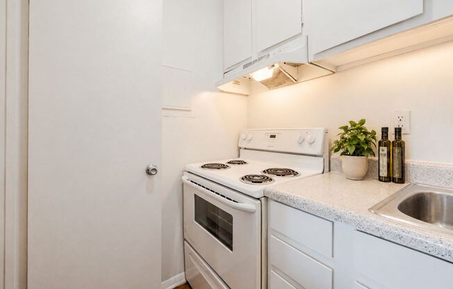 1 bed, 1 bath, 576 sqft, $1,175, Unit 2298-23