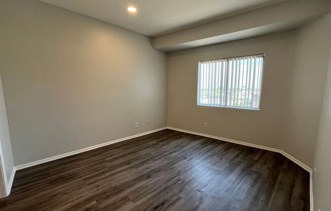 2 beds, 2 baths, 895 sqft, $2,095, Unit 304