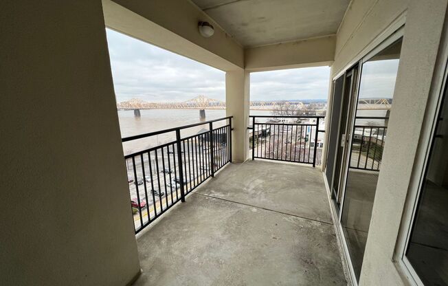 Newly Renovated 2bd/2ba Luxury Apartment at The Harbors!