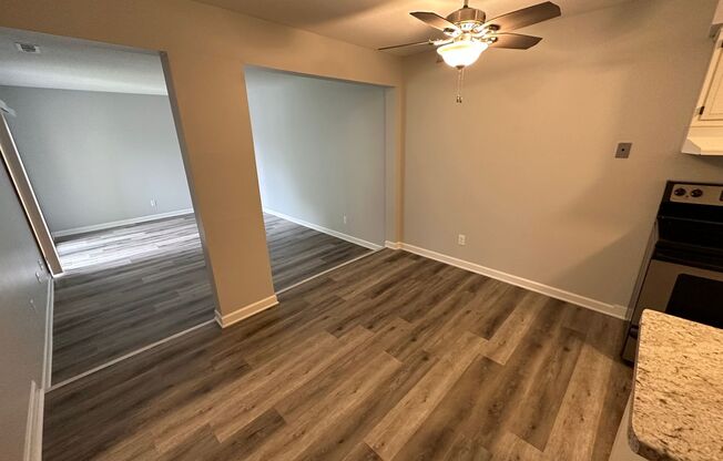 2 beds, 1 bath, 900 sqft, $995, Unit 12