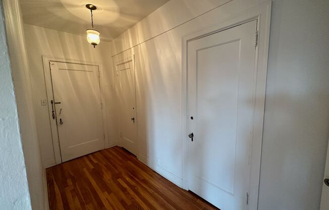 2 beds, 2 baths, 1,303 sqft, $2,165, Unit New King Edward  502