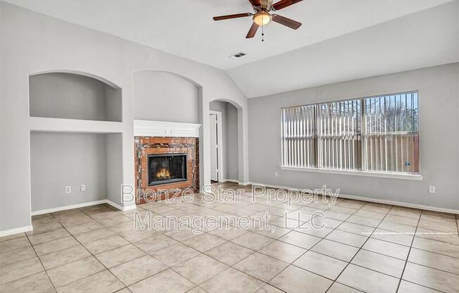 2827 ROSEWOOD BLVD
