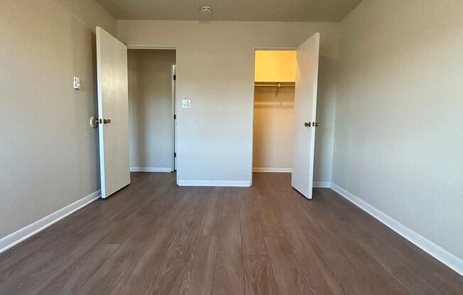 2 beds, 1 bath, 800 sqft, $945, Unit Apt. 4