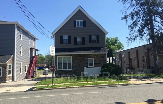 108 W EVESHAM RD