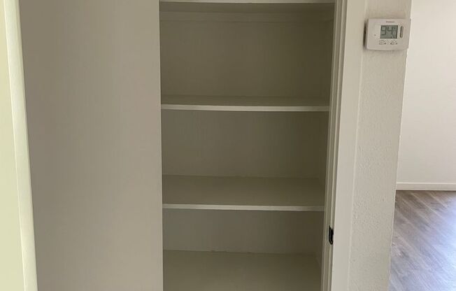 2 beds, 1 bath, 750 sqft, $1,163, Unit 17
