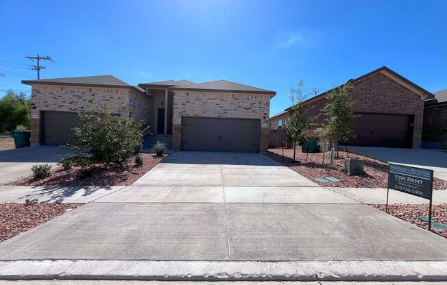 3 beds, 2 baths, $1,650, Unit 9306 Canyon Bend Unit 2