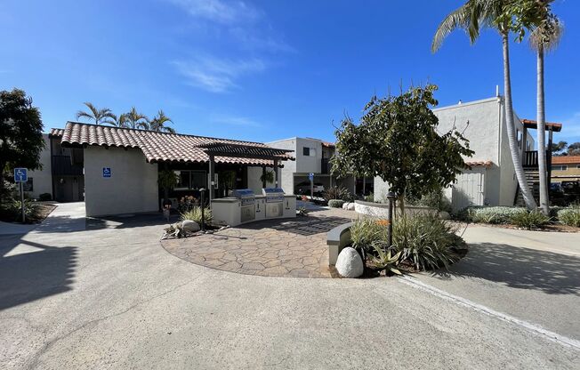 1 bed, 1 bath, 671 sqft, $2,425, Unit E-117