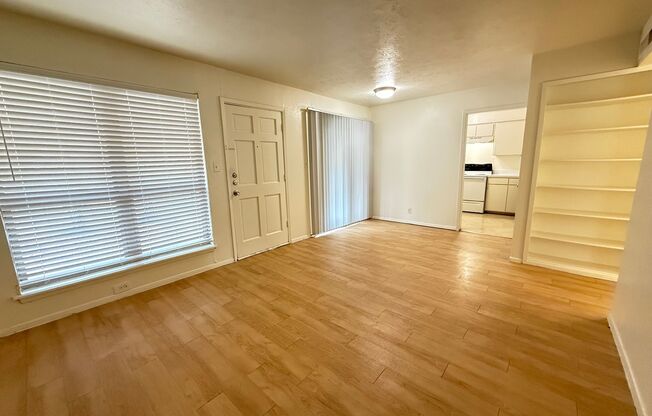 2 beds, 1 bath, 924 sqft, $1,699, Unit OPA-131