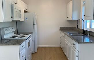 3 beds, 2 baths, $3,195, Unit 10