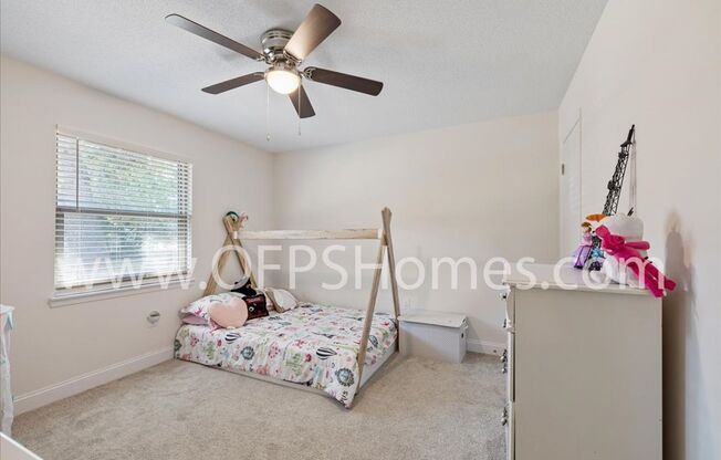 3 beds, 2 baths, $2,300