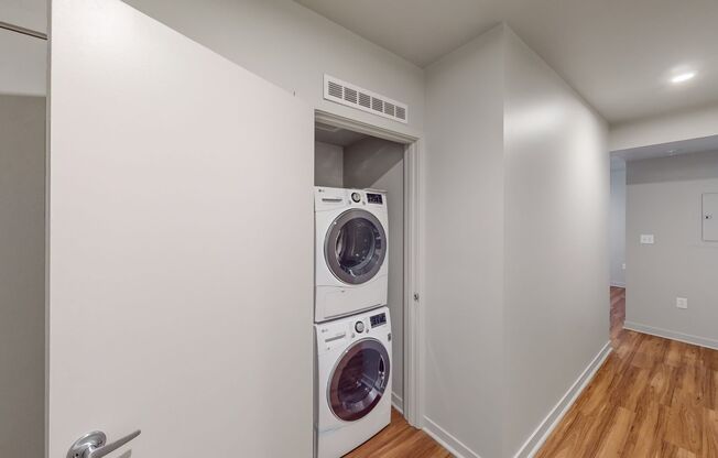 Studio, 1 bath, 604 sqft, $1,825, Unit Apt 303