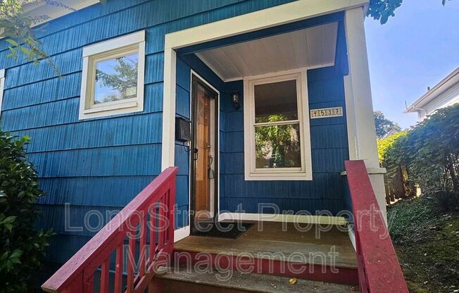 4537 NE 8 AVE