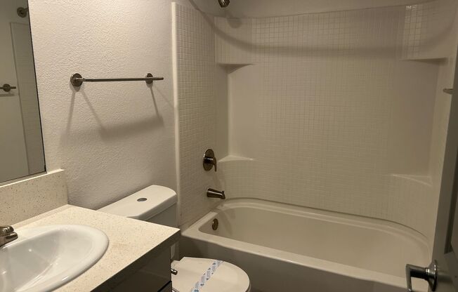 2 beds, 2 baths, 925 sqft, $3,055, Unit A127