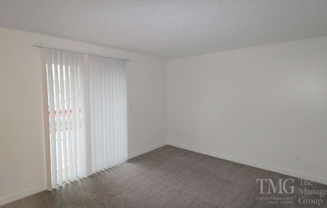 2 beds, 1 bath, 800 sqft, $1,299, Unit 26