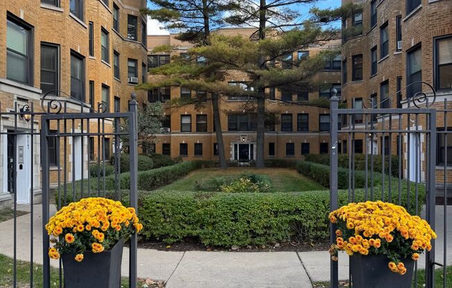 Renovated Units Blocks From The Lake and Downtown Evanston!