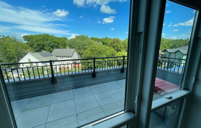 1 bed, 1 bath, 789 sqft, $1,950, Unit 303