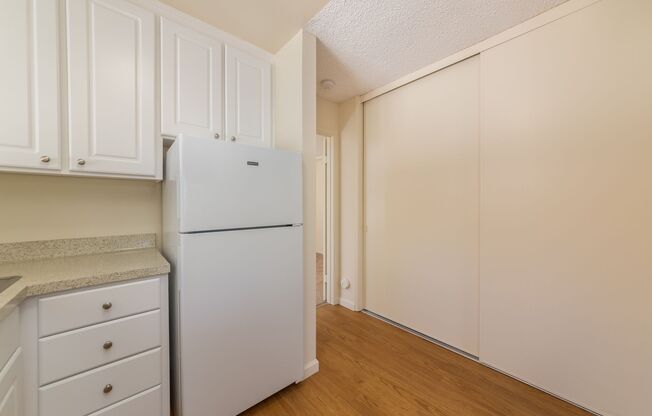 1 bed, 1 bath, 612 sqft, $2,050, Unit E- W/D