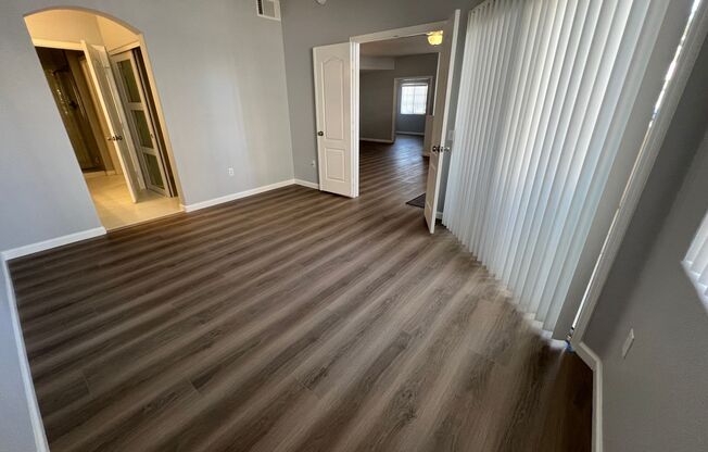 2 beds, 1 bath, $1,450, Unit # 1050