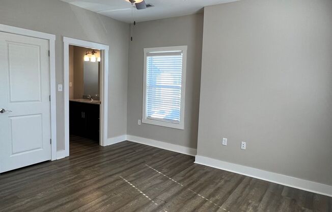 1 bed, 1 bath, 675 sqft, $1,160, Unit X201