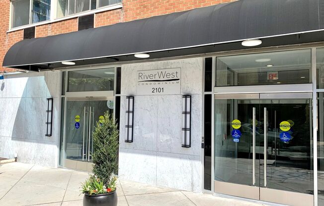 Luxurious 1-Bedroom Condo at RiverWest Condominiums! Available mid-November!