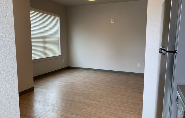 Studio, 1 bath, 341 sqft, $1,250, Unit 218