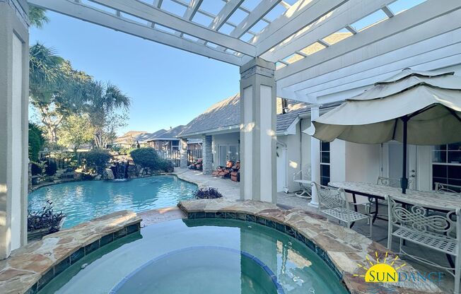 Stunning 4 Bedroom in Gated Community with a Private Pool Osais!