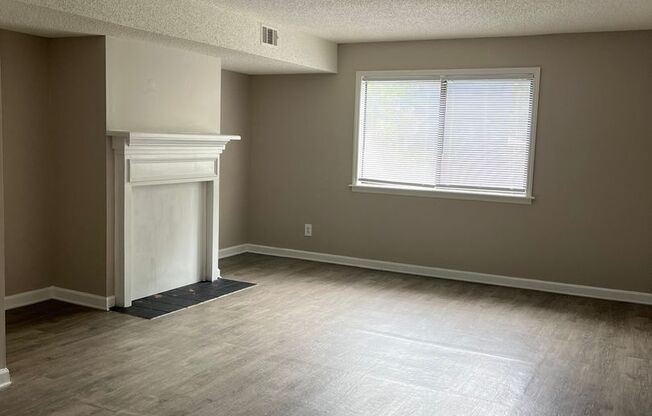 2 beds, 2 baths, 1,135 sqft, $1,400, Unit J1