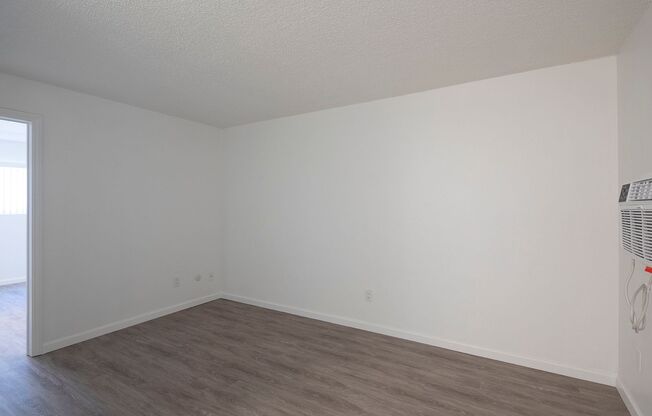 1 bed, 1 bath, $2,095, Unit 52