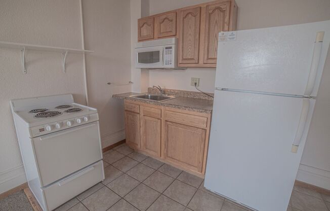 1 bed, 1 bath, 435 sqft, $590, Unit 506