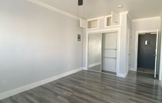 2415 E 53RD LLC