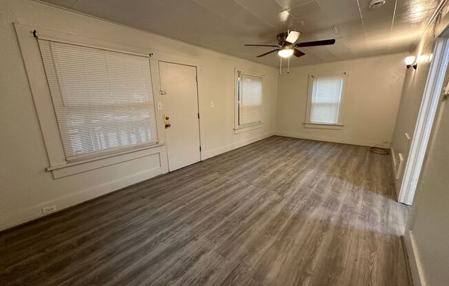 2 beds, 1 bath, 950 sqft, $1,195, Unit 2108