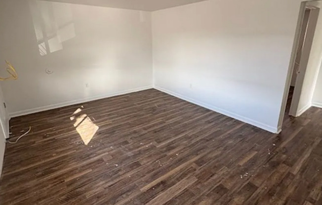 6464 W 13th Ave – Renovated 2-Bedroom Apartments near Light Rail Station!