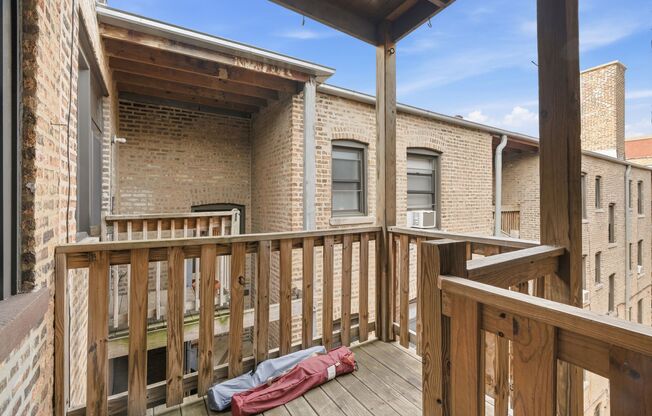 3 beds, 2 baths, 830 sqft, $4,450, Unit 928-3S