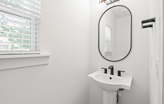 Bright & Modern New Construction Townhome in Westerly Hills