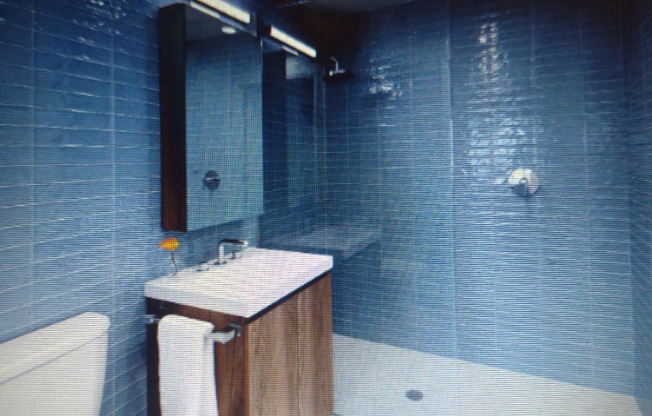 E. 103rd St, 2nd Ave