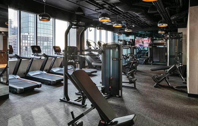 525 W 36 ST