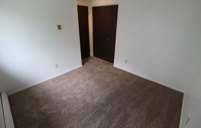 2 beds, 1 bath, 900 sqft, $1,095, Unit #5