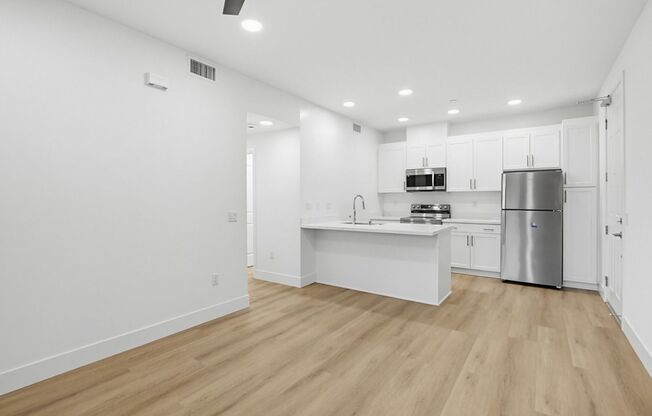 2 beds, 2 baths, 725 sqft, $2,195, Unit 1105