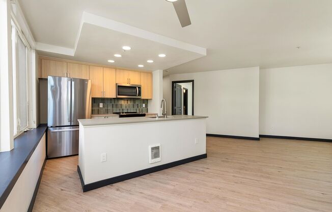 2 beds, 2 baths, 886 sqft, $3,295, Unit 101