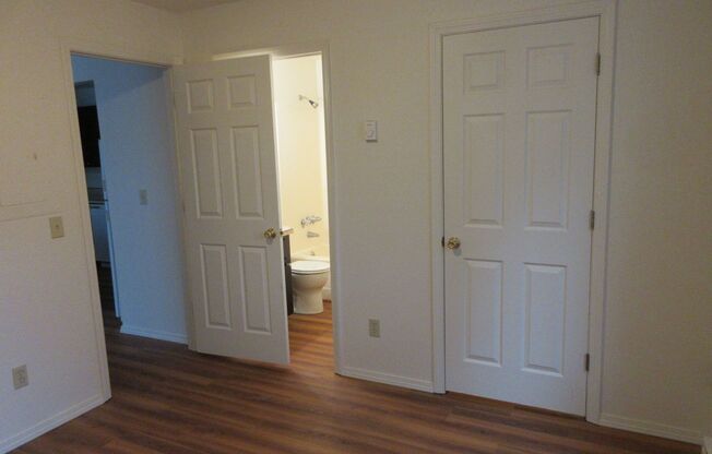 1 bed, 1 bath, $1,475, Unit 580/A/8